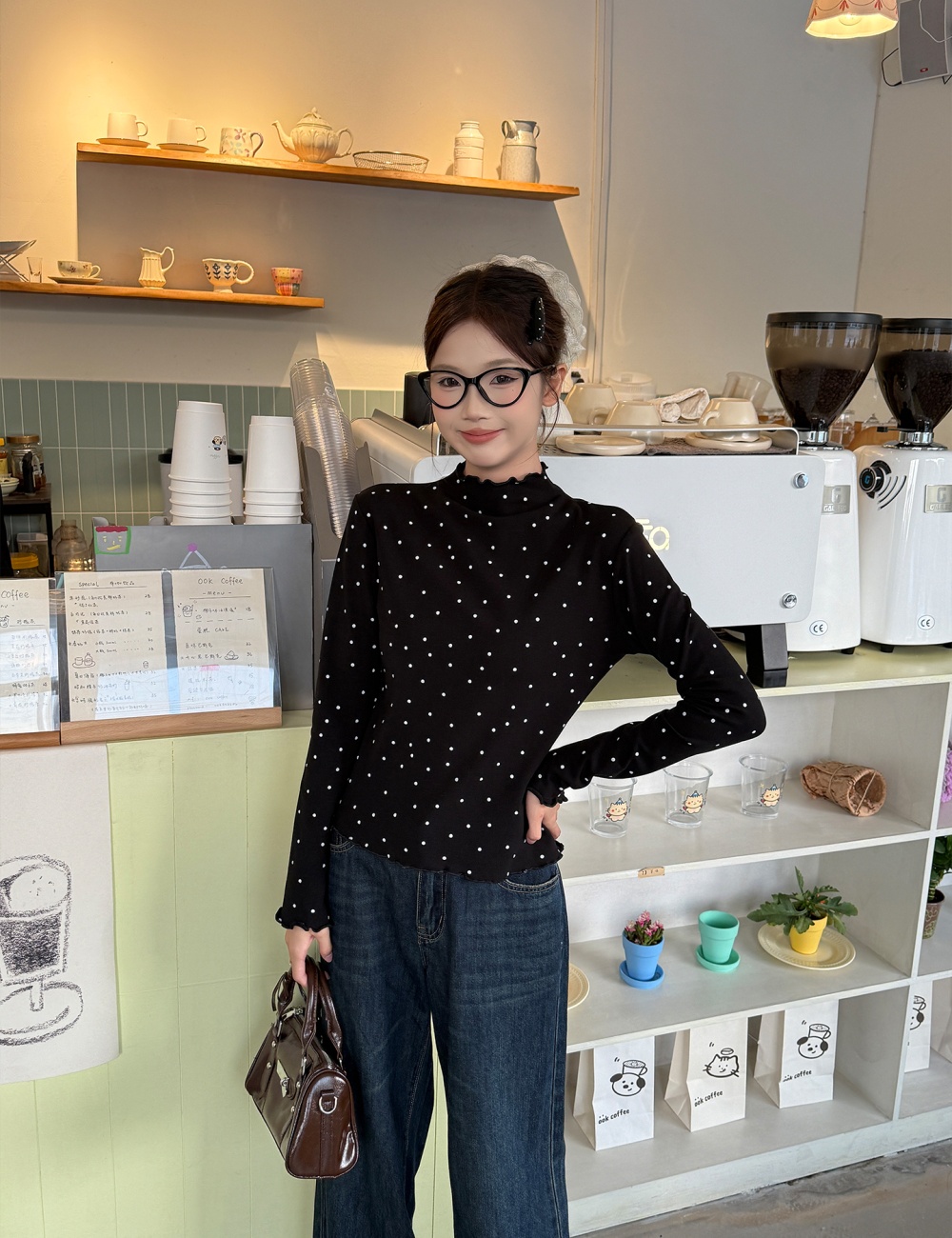 Gray bottoming shirt inside the ride tops for women