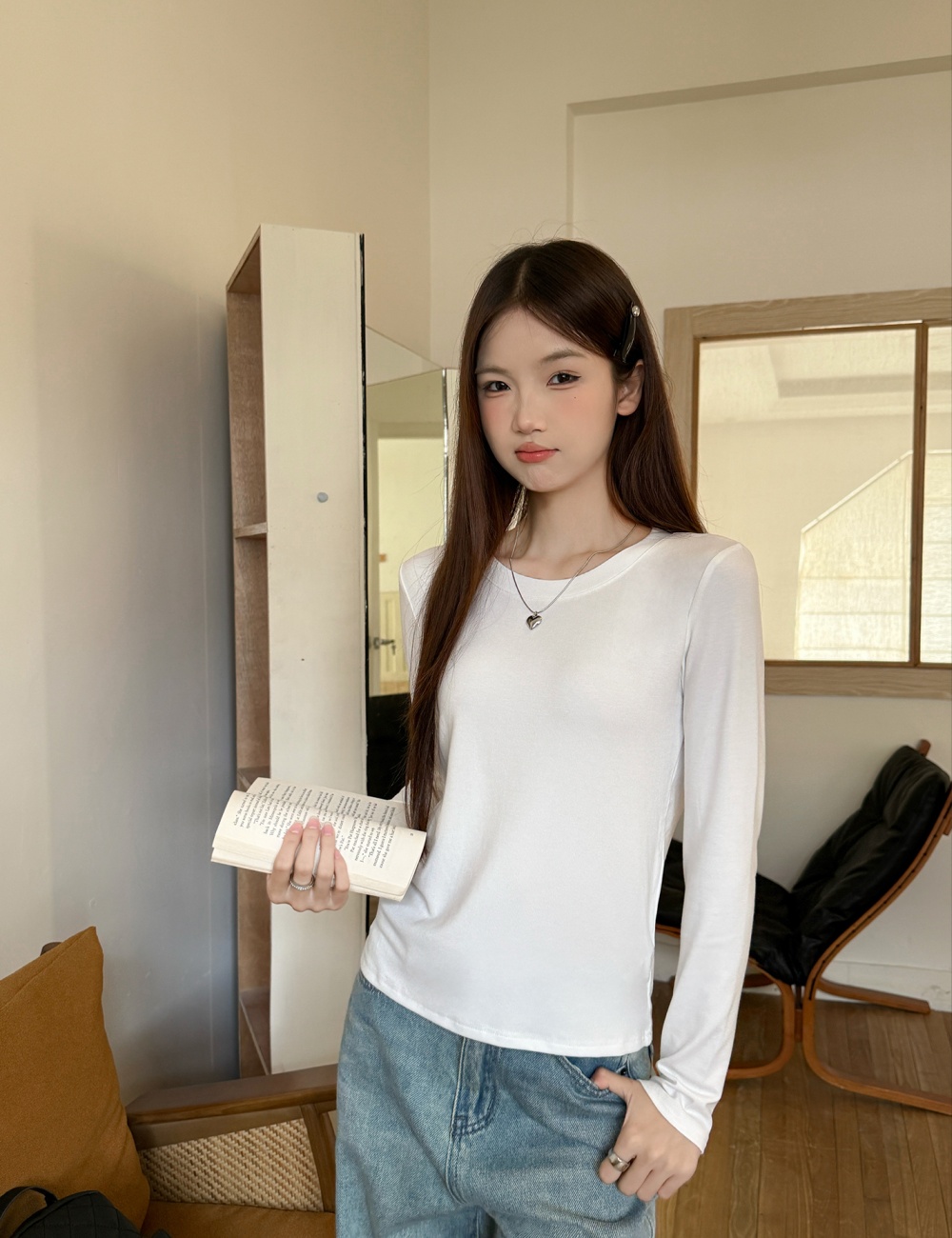 Long sleeve fresh white simple all-match T-shirt
