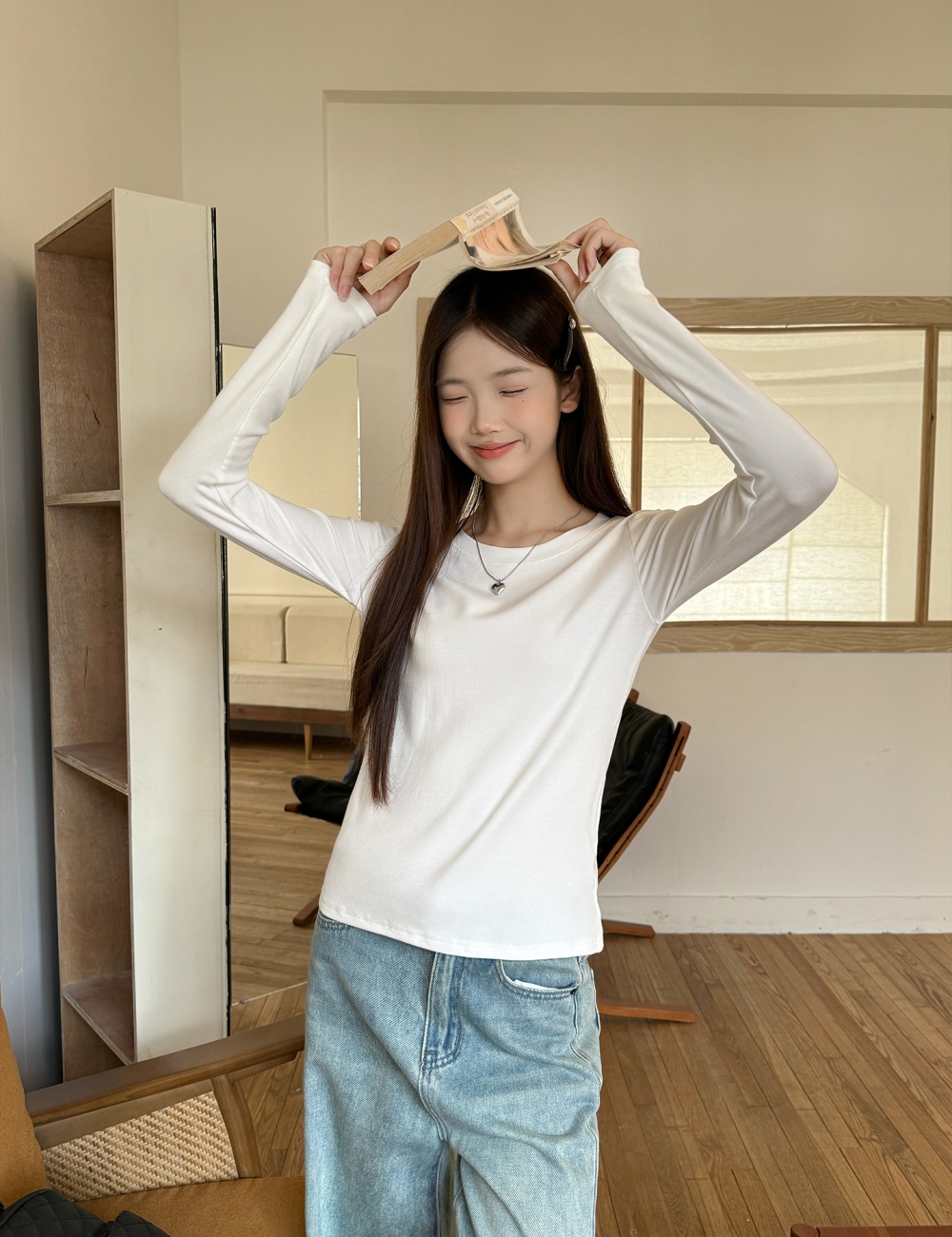 Long sleeve fresh white simple all-match T-shirt