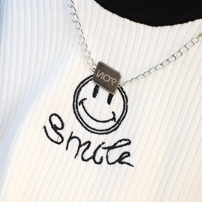 Short thermal tops round neck sweater for women