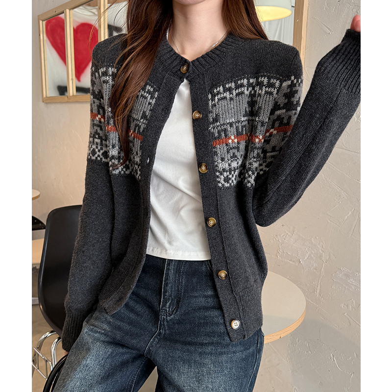 Round neck autumn bottoming shirt retro cardigan