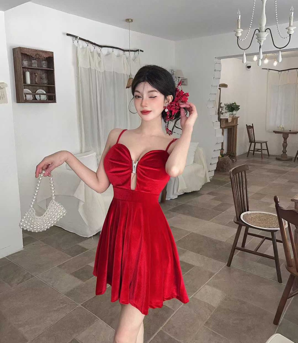 Short low-cut sling pinched waist big skirt dress