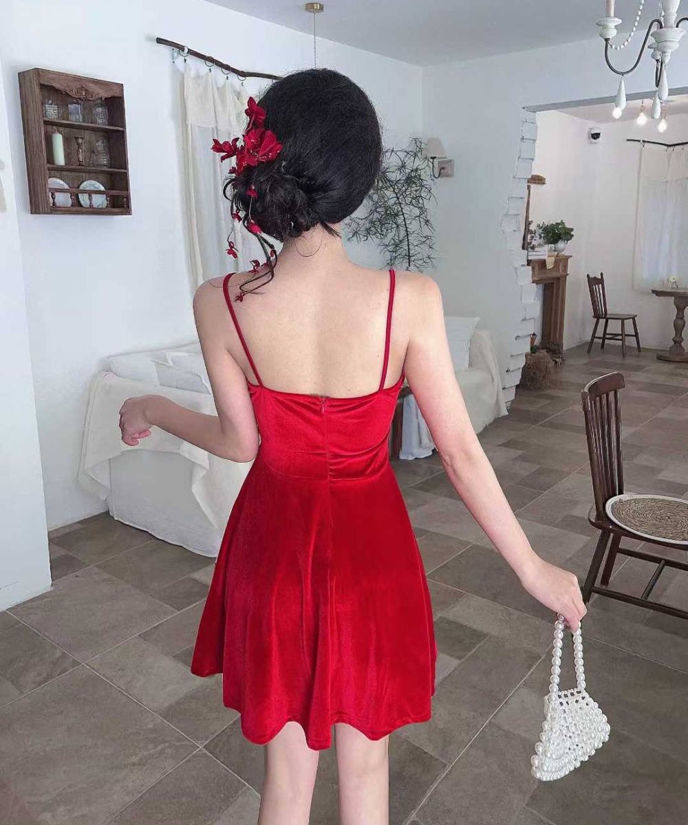 Short low-cut sling pinched waist big skirt dress