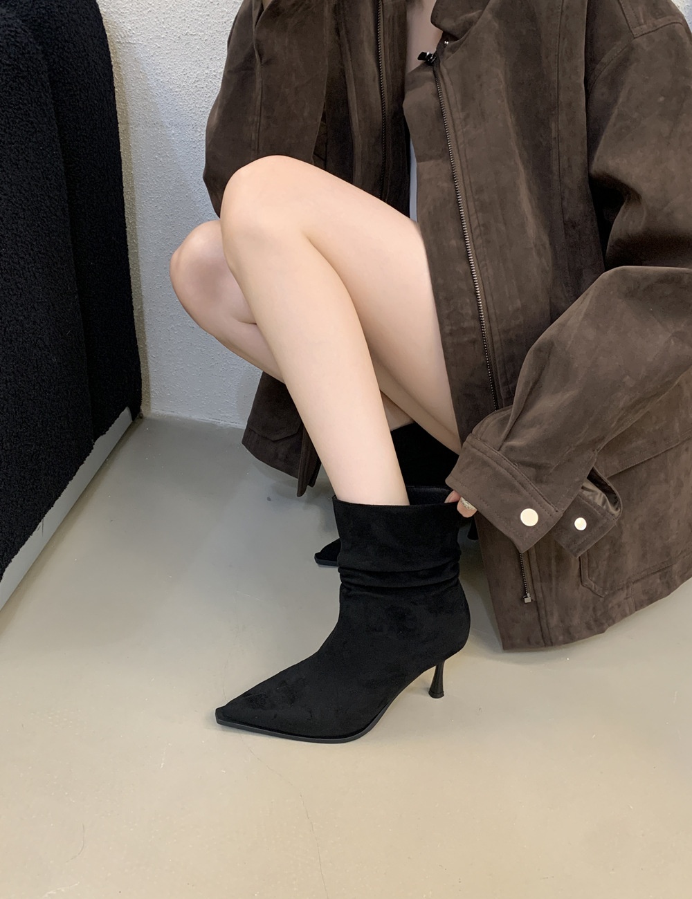 Wears outside boots Korean style short boots