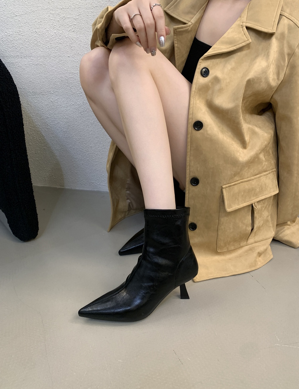 Pointed winter boots European style short boots