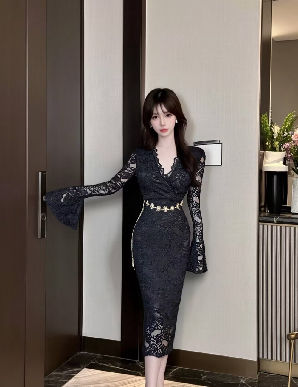 Splice V-neck lace long sleeve enticement dress