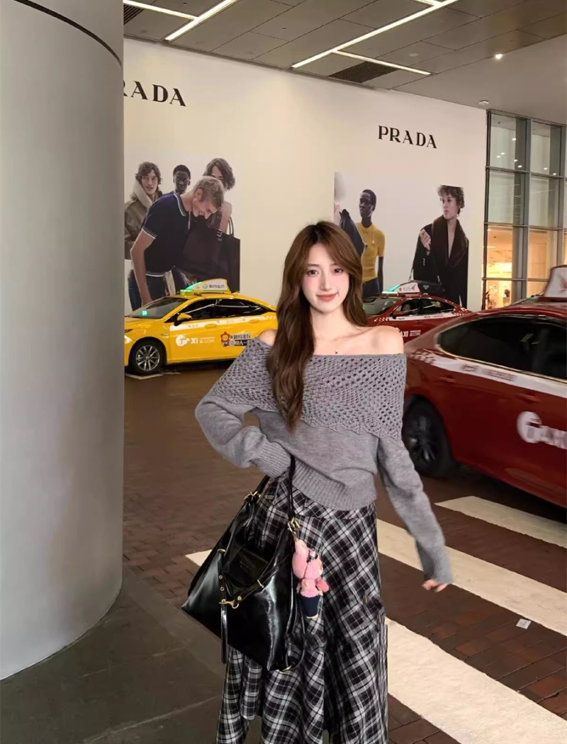 Flat shoulder strapless sweater lazy tops for women