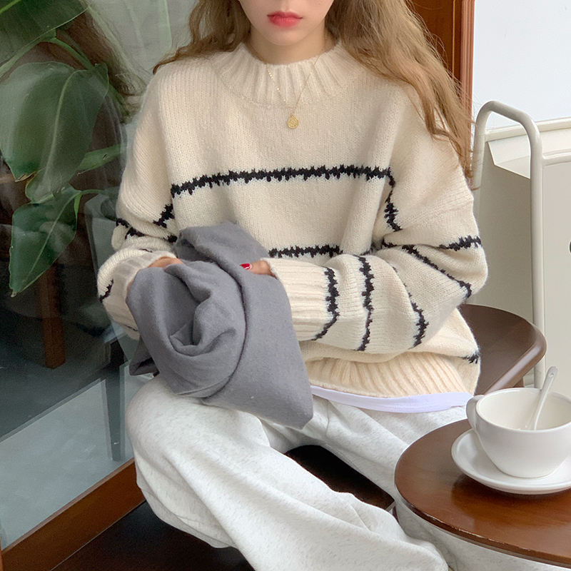 Autumn and winter retro stripe sweater for women