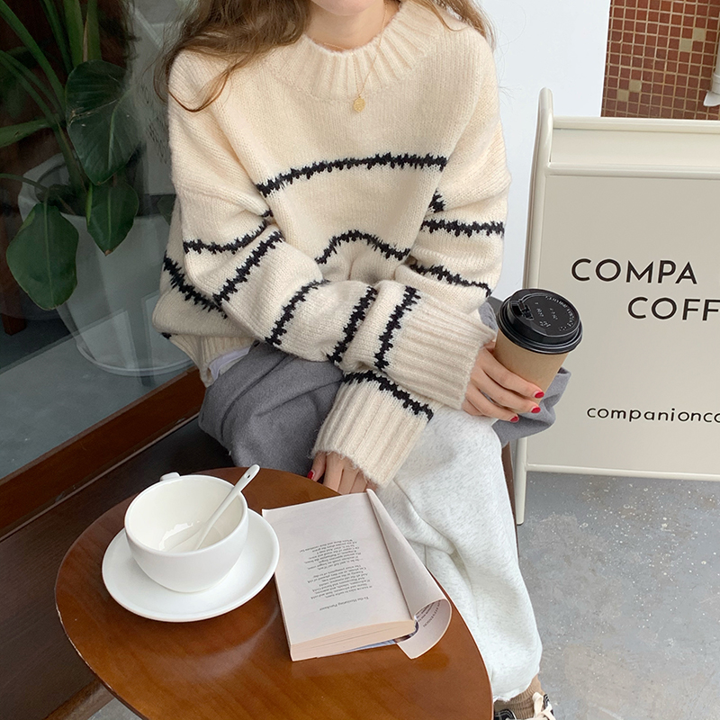 Autumn and winter retro stripe sweater for women