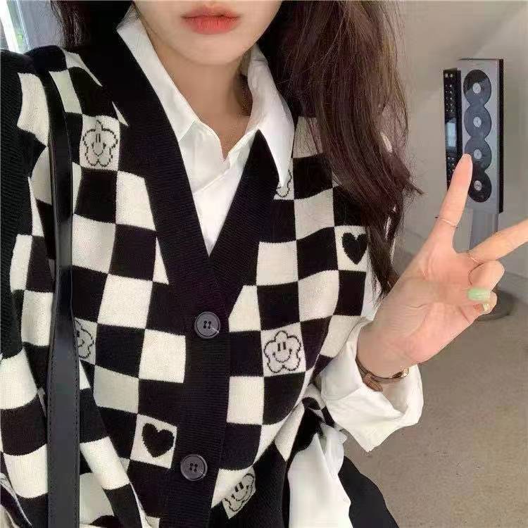 Outside the ride knitted sweater short autumn vest