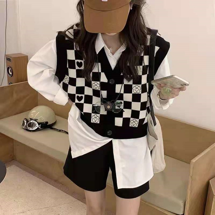 Outside the ride knitted sweater short autumn vest