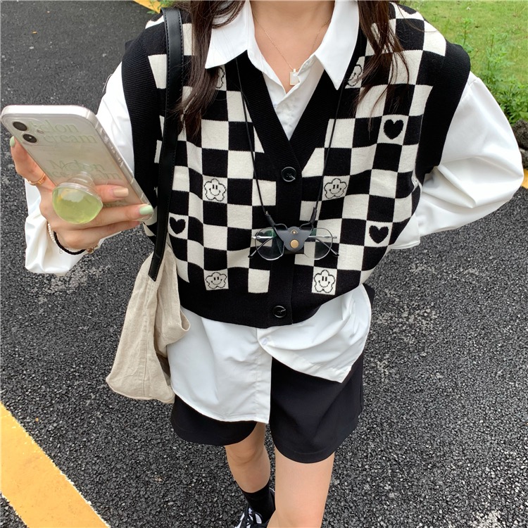 Outside the ride knitted sweater short autumn vest