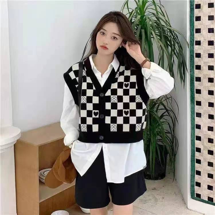 Outside the ride knitted sweater short autumn vest