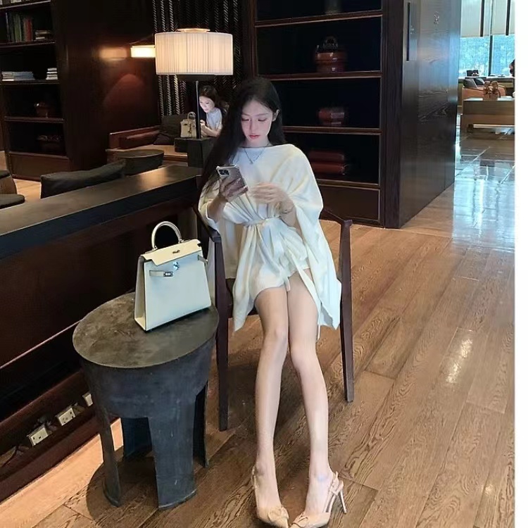 Flat shoulder bottoming shirt autumn and winter tops for women