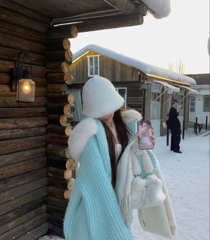 Autumn and winter sweater coat for women