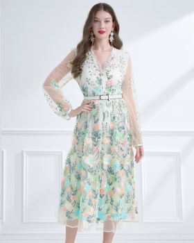 V-neck pinched waist lantern sleeve embroidered dress