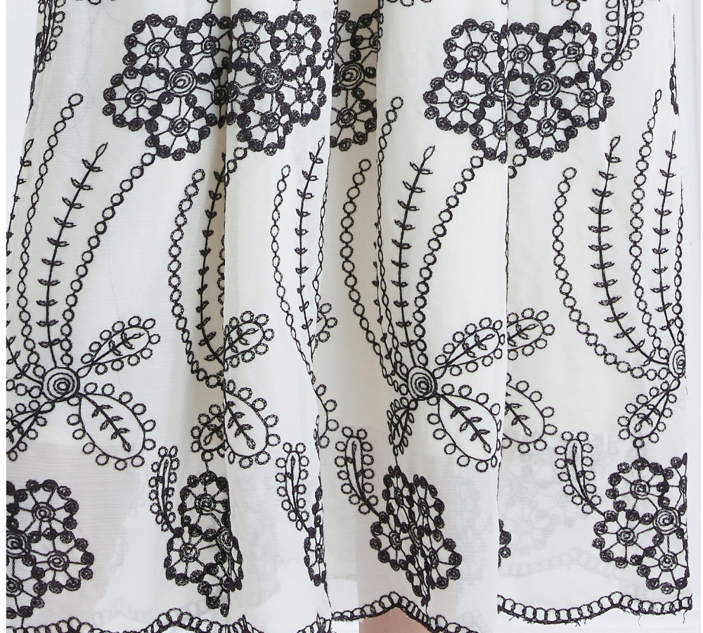 Cstand collar autumn lantern sleeve embroidered dress