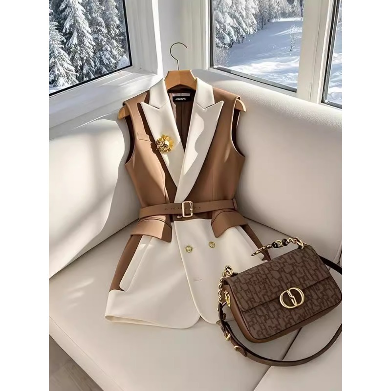 Fashionable spring waistcoat splice business suit