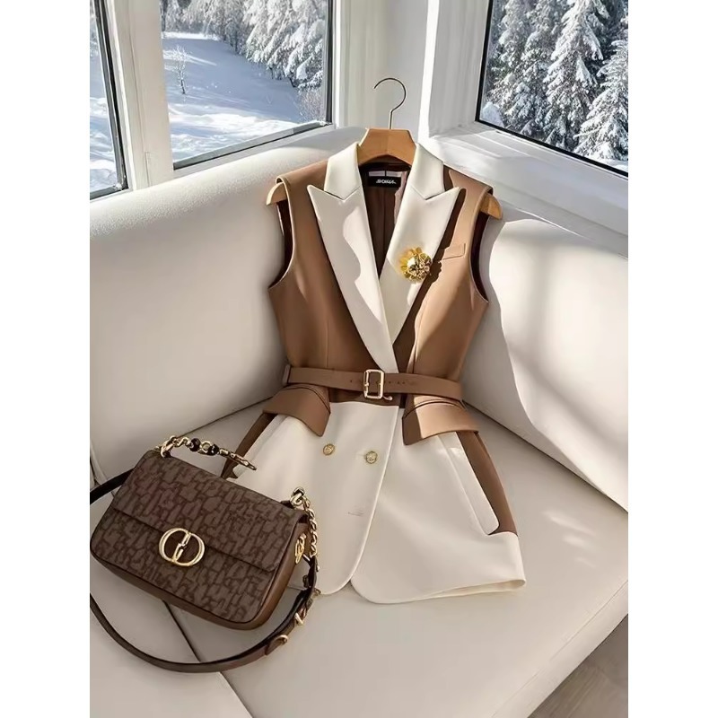 Fashionable spring waistcoat splice business suit