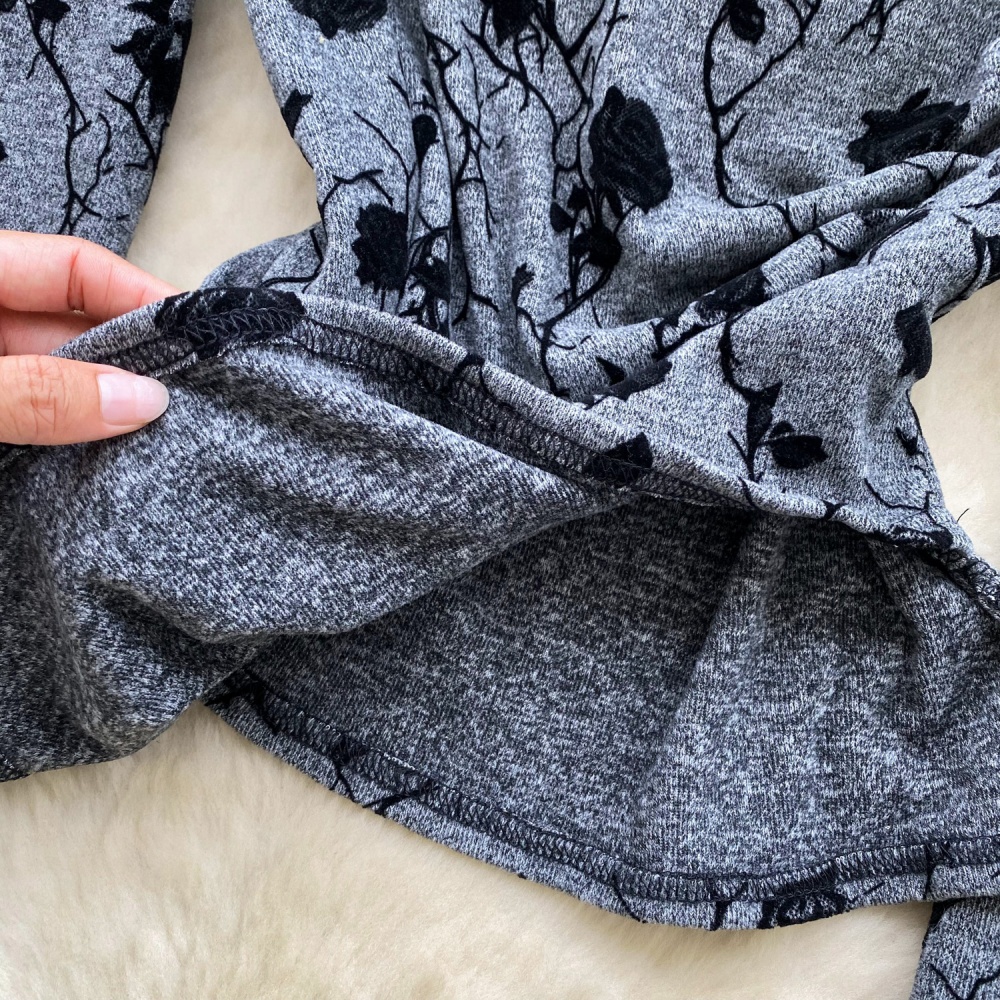 Retro long sleeve T-shirt flocking tops for women