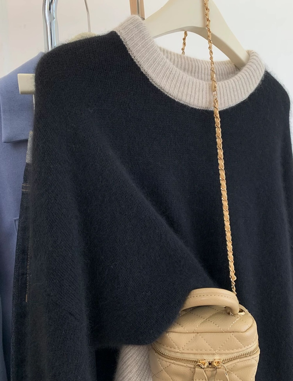 Mixed colors black-white sweater knitted shirts for women