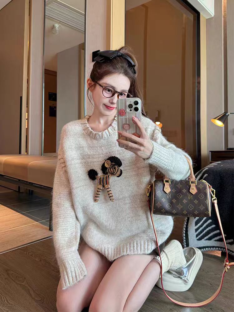 Lazy round neck inside the ride sweater for women