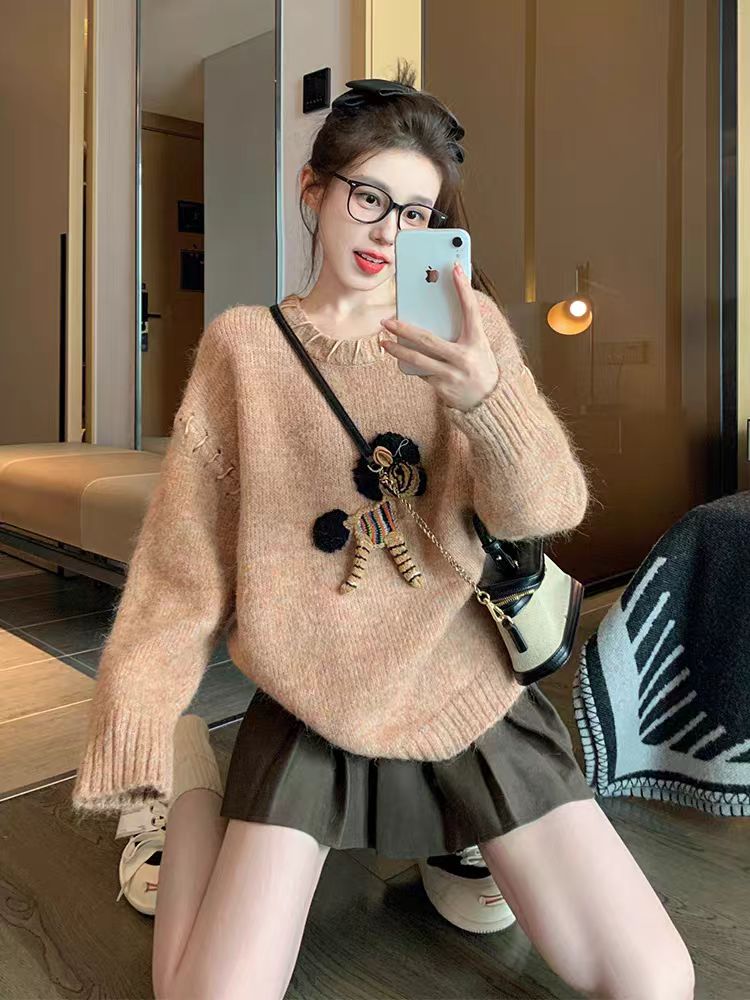 Lazy round neck inside the ride sweater for women