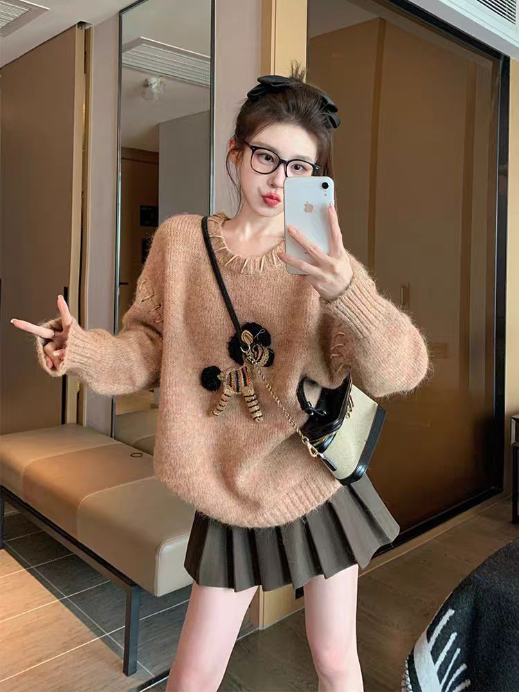 Lazy round neck inside the ride sweater for women