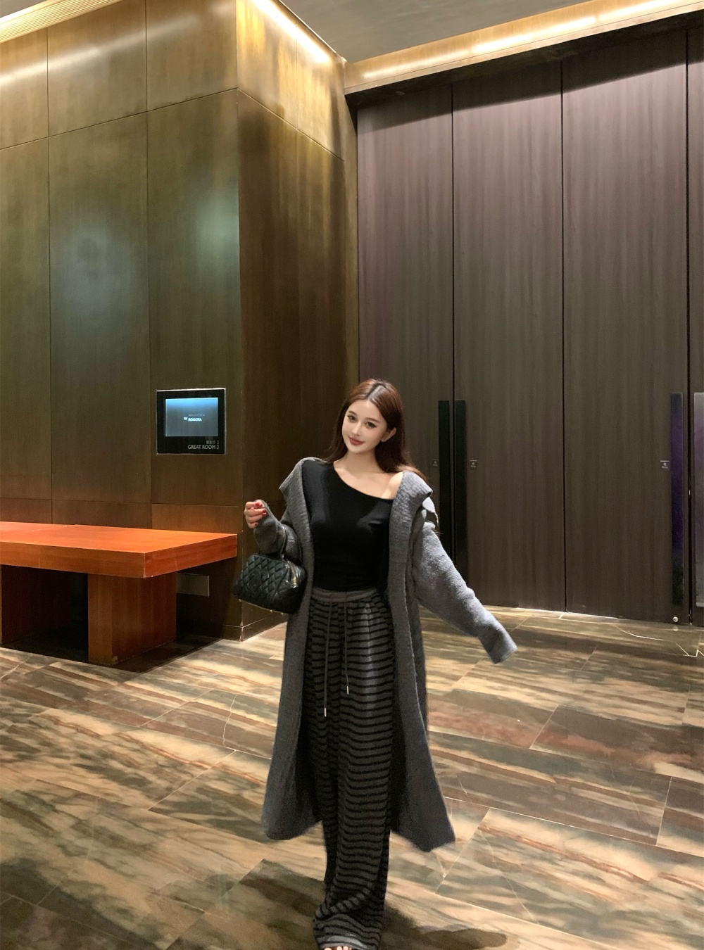 Autumn and winter hooded wool retro thick coat