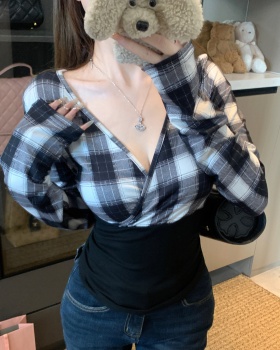 Slim enticement style T-shirt large yard tops