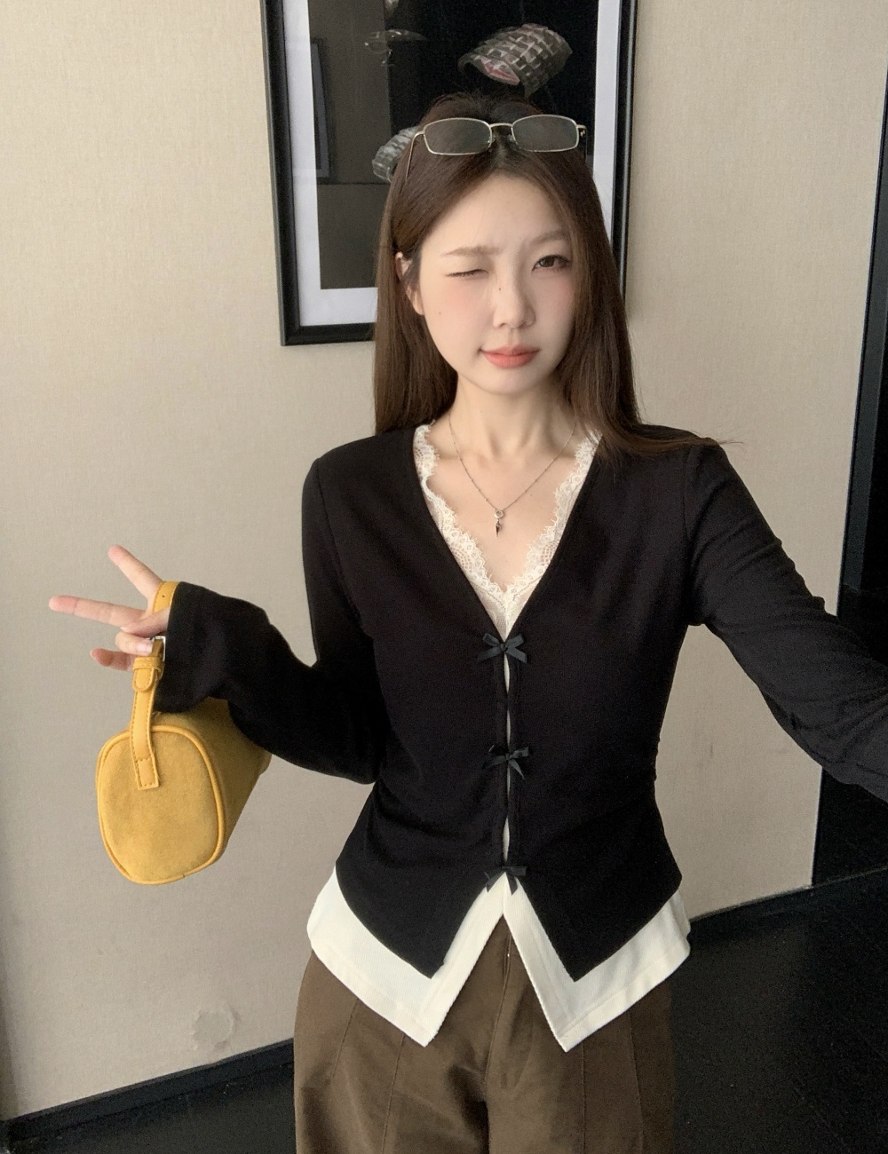 Sueding Pseudo-two splice inside the ride slim lace tops