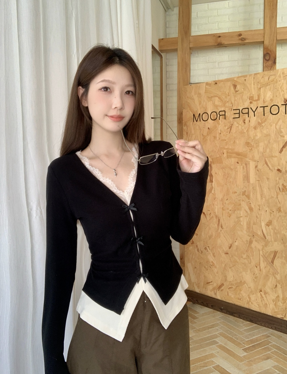 Sueding Pseudo-two splice inside the ride slim lace tops