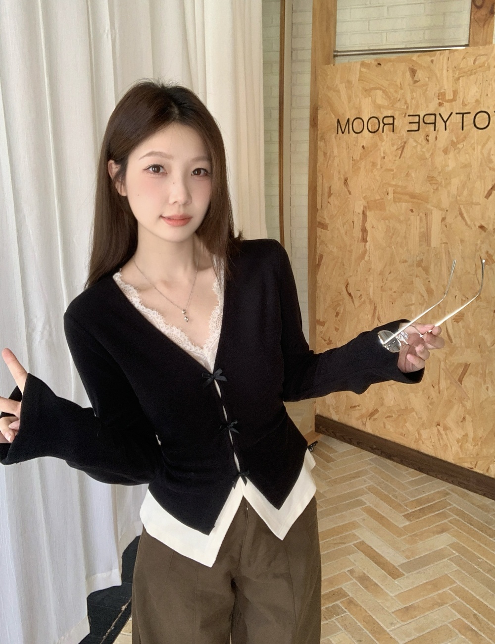 Sueding Pseudo-two splice inside the ride slim lace tops