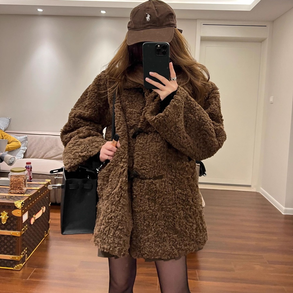 Lambs wool coat lamb fur overcoat for women