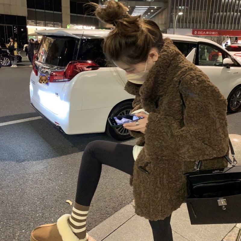 Lambs wool coat lamb fur overcoat for women