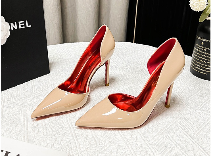 Nude color pointed low temperament stilettos for women