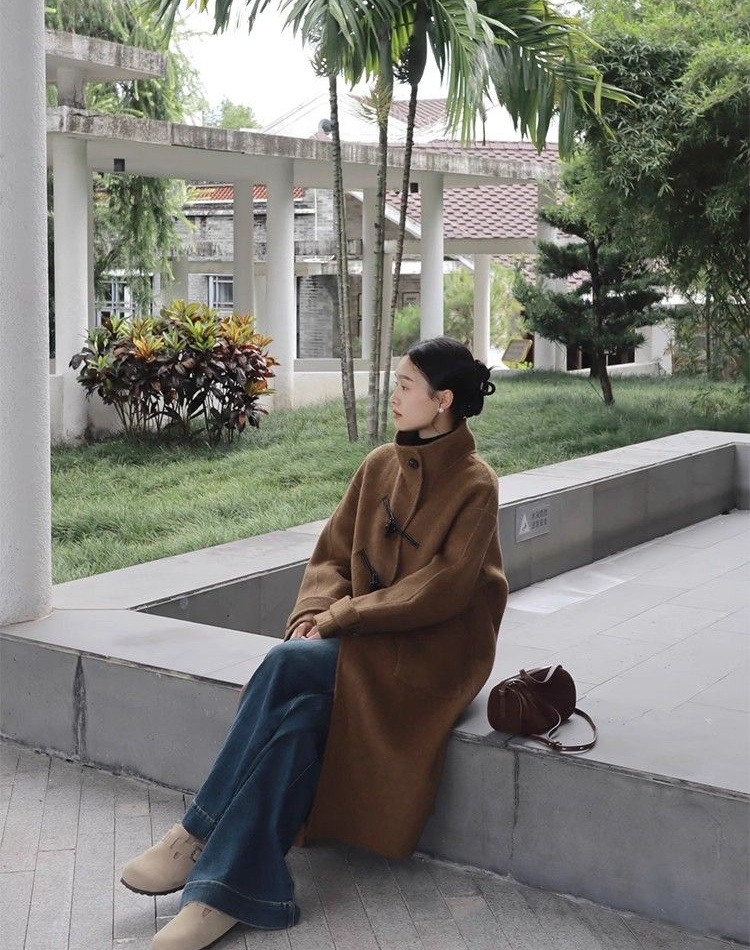 Fashionable woolen coat overcoat for women