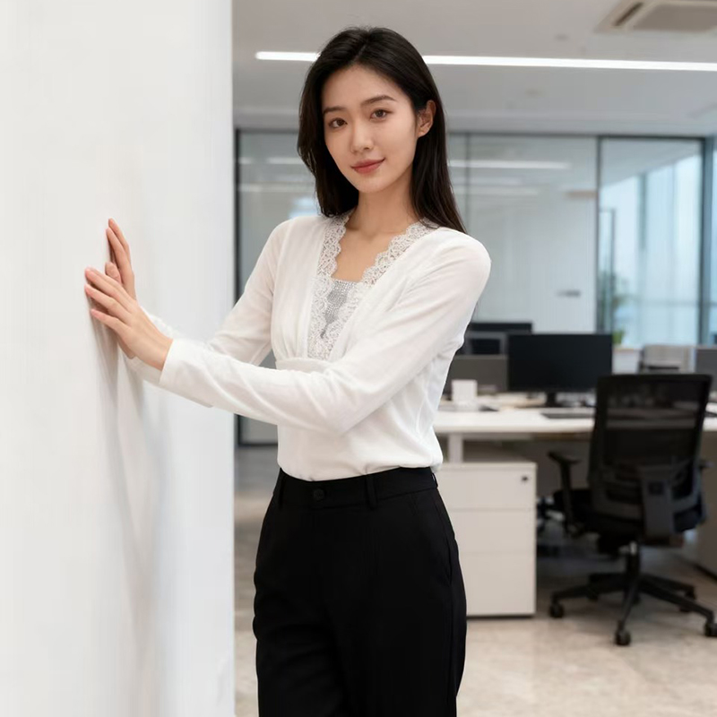 V-neck unique T-shirt rhinestone bottoming shirt