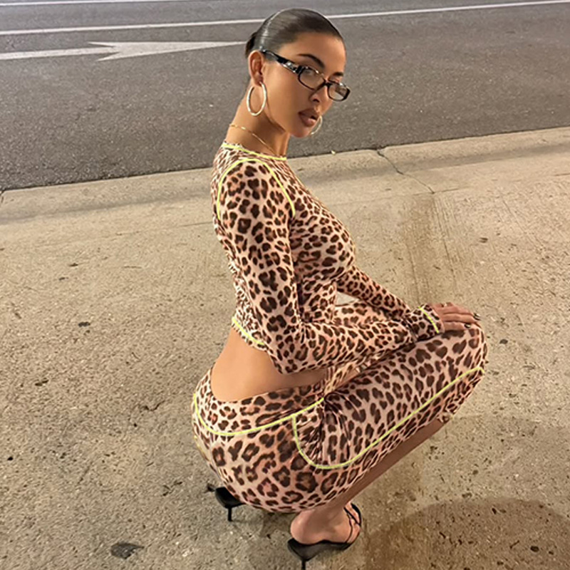 Long sleeve navel shorts leopard tops a set for women