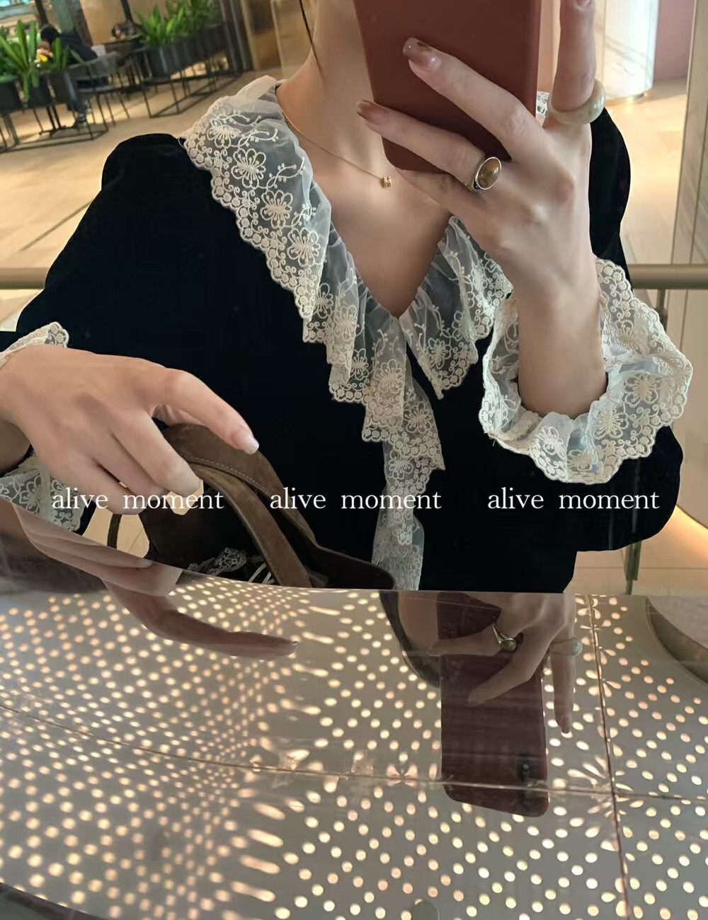 V-neck lace velvet temperament sweet tops