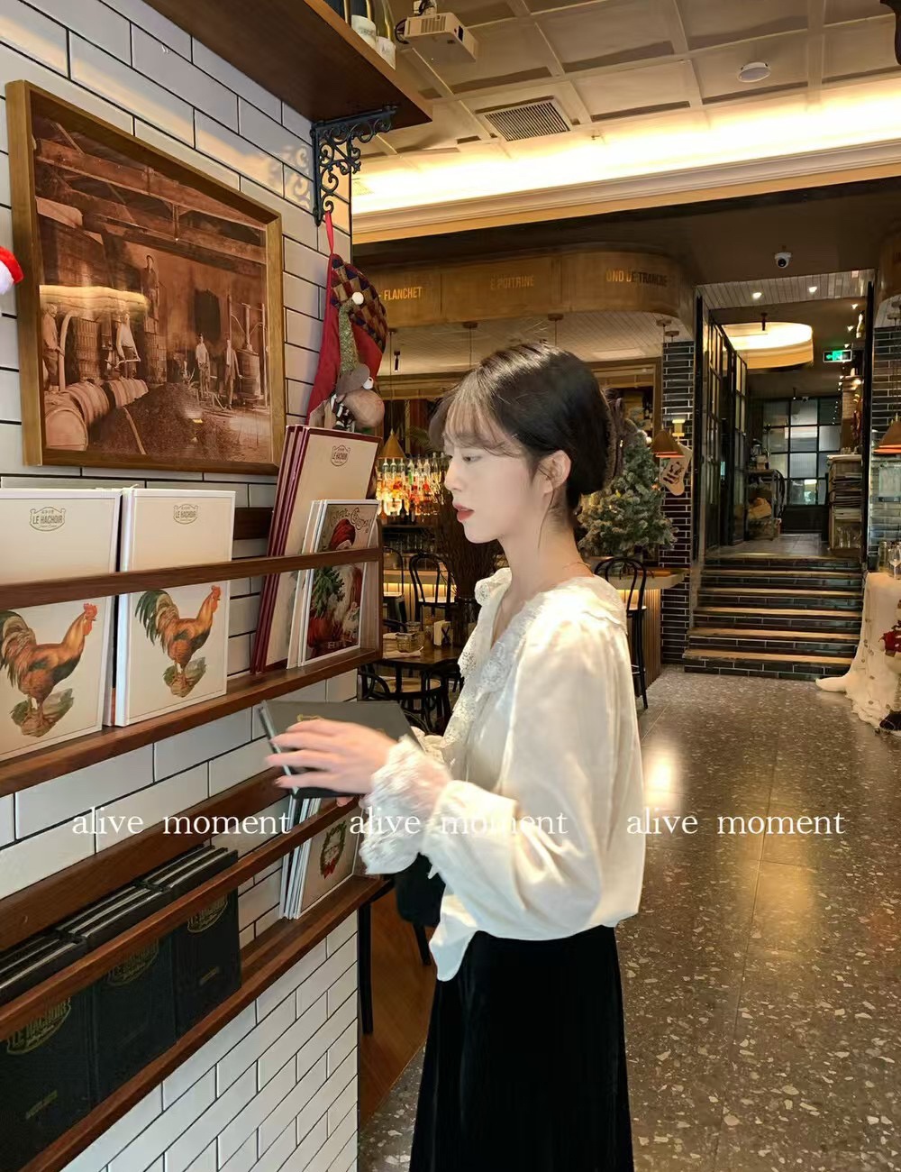 V-neck lace velvet temperament sweet tops