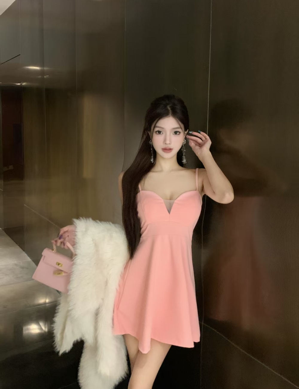 Tight pinched waist sling big skirt low-cut dress