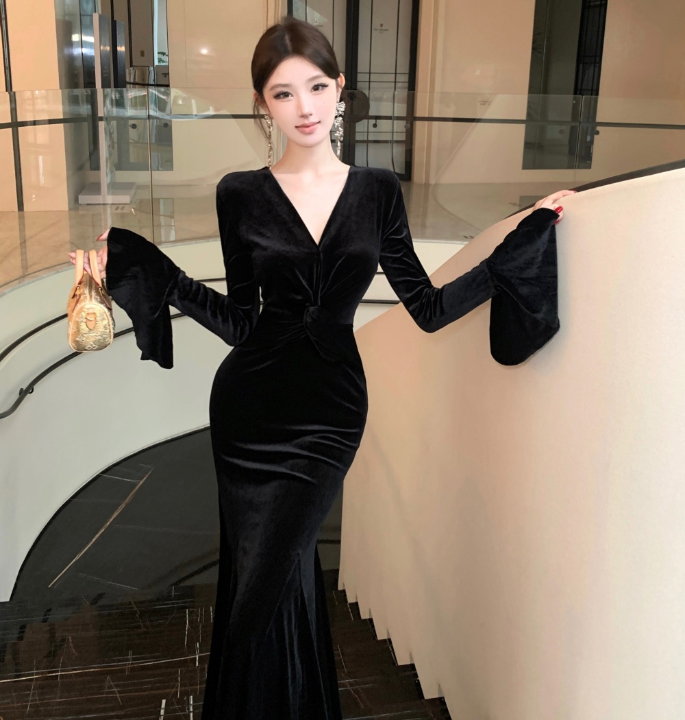 Velvet temperament mermaid V-neck light luxury dress