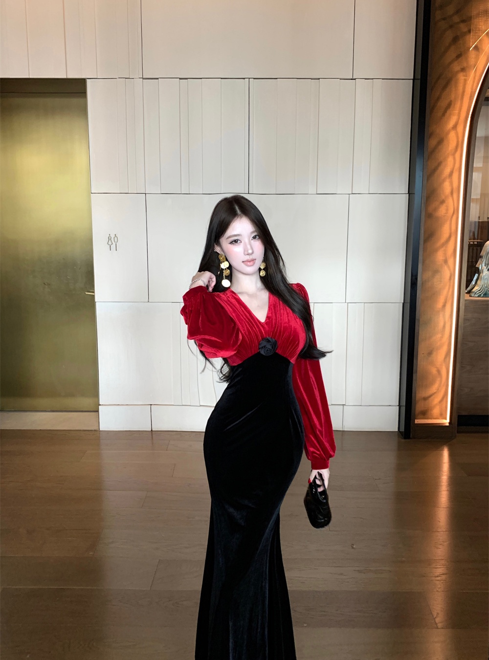 Slim V-neck autumn and winter velvet splice dress