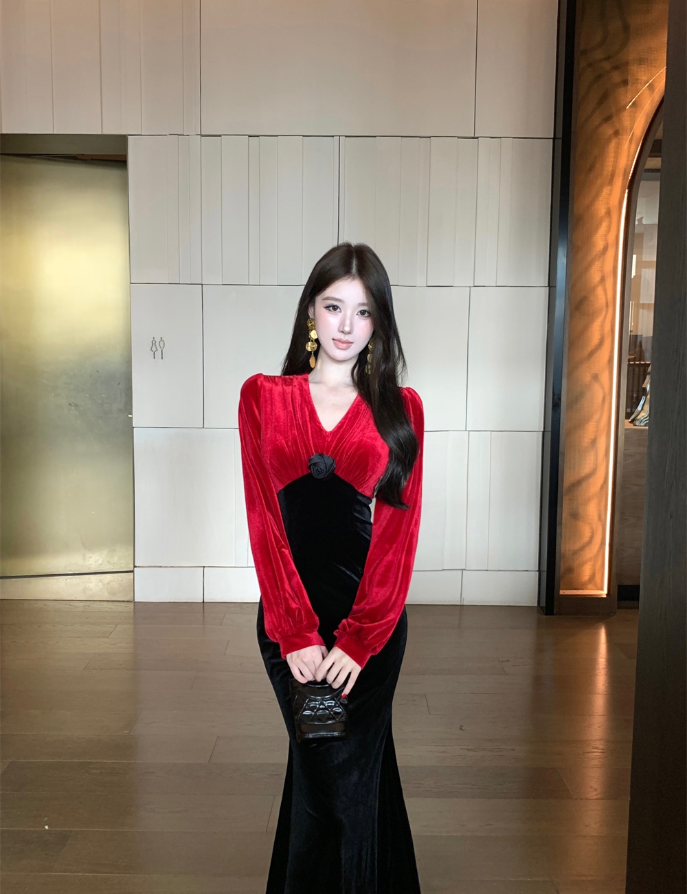 Slim V-neck autumn and winter velvet splice dress