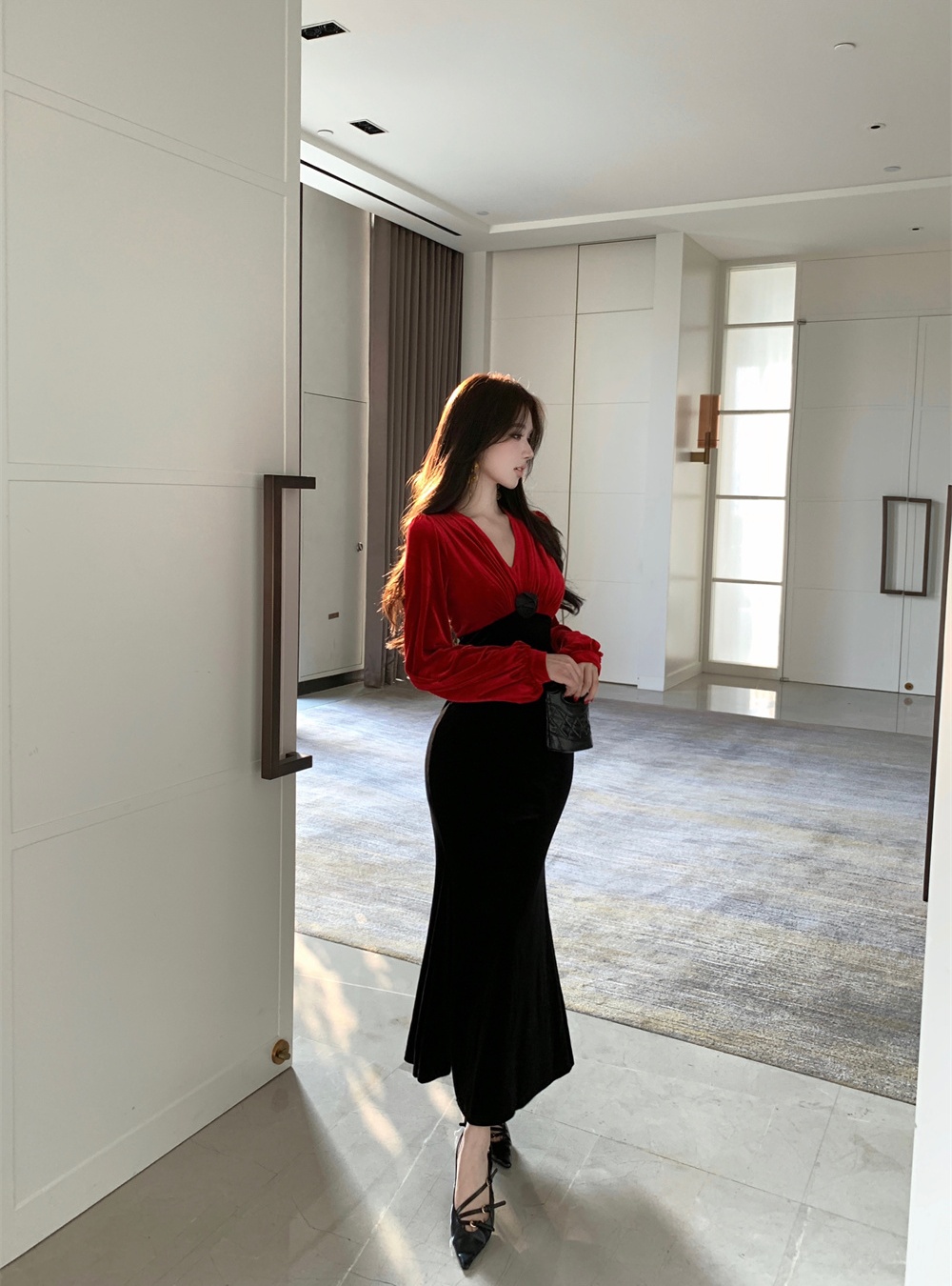 Slim V-neck autumn and winter velvet splice dress