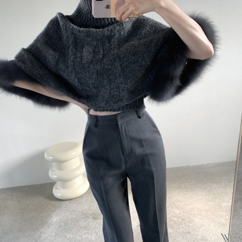 Flat shoulder bat sleeve sweater cuff cloak