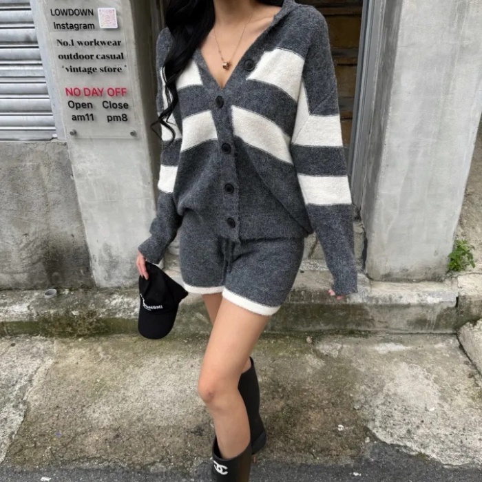 Knitted autumn and winter shorts Casual coat 2pcs set