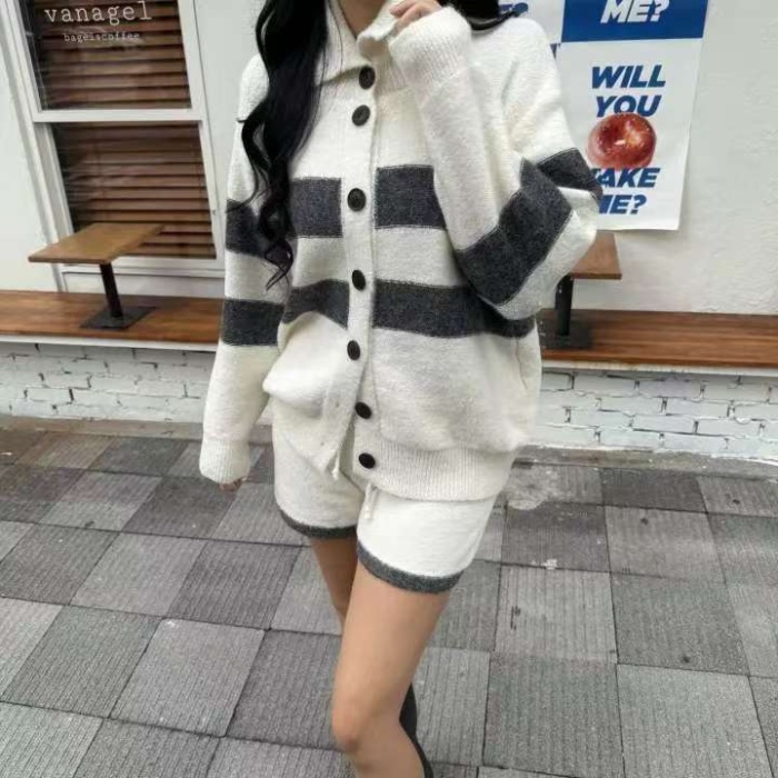 Knitted autumn and winter shorts Casual coat 2pcs set