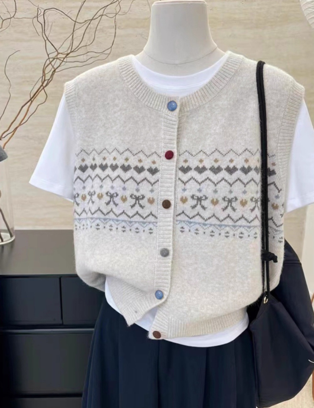 Sleeveless cardigan knitted waistcoat